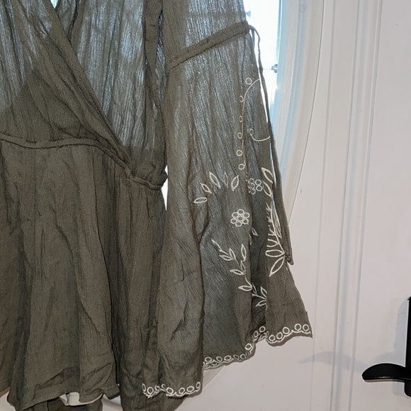 nwt LOVESTITCH Olive Green Floral Detail Romper Womens Size M - Picture 2 of 6